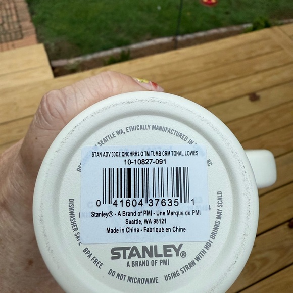 Stanley 30 oz. Quencher H2.0 Tumbler in Cream - Picture 4 of 8